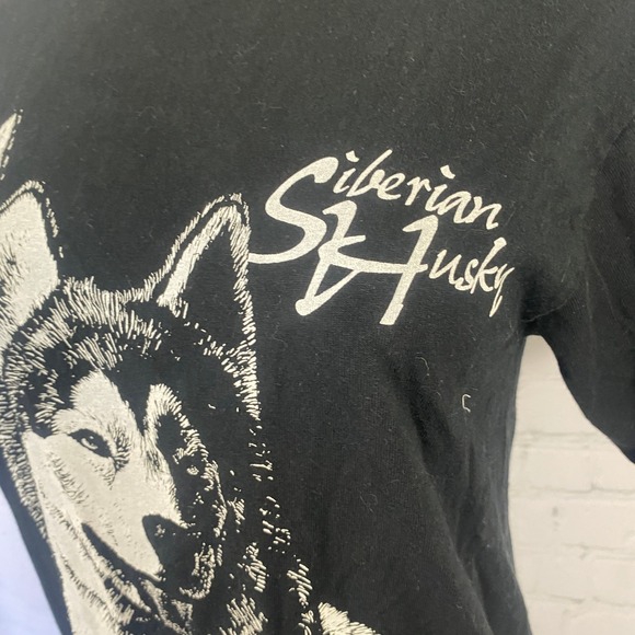 ⭐ 3/$15 100% Cotton Small Black WhiteSiberian Husky Graphic Tee Dog Top - Picture 4 of 8